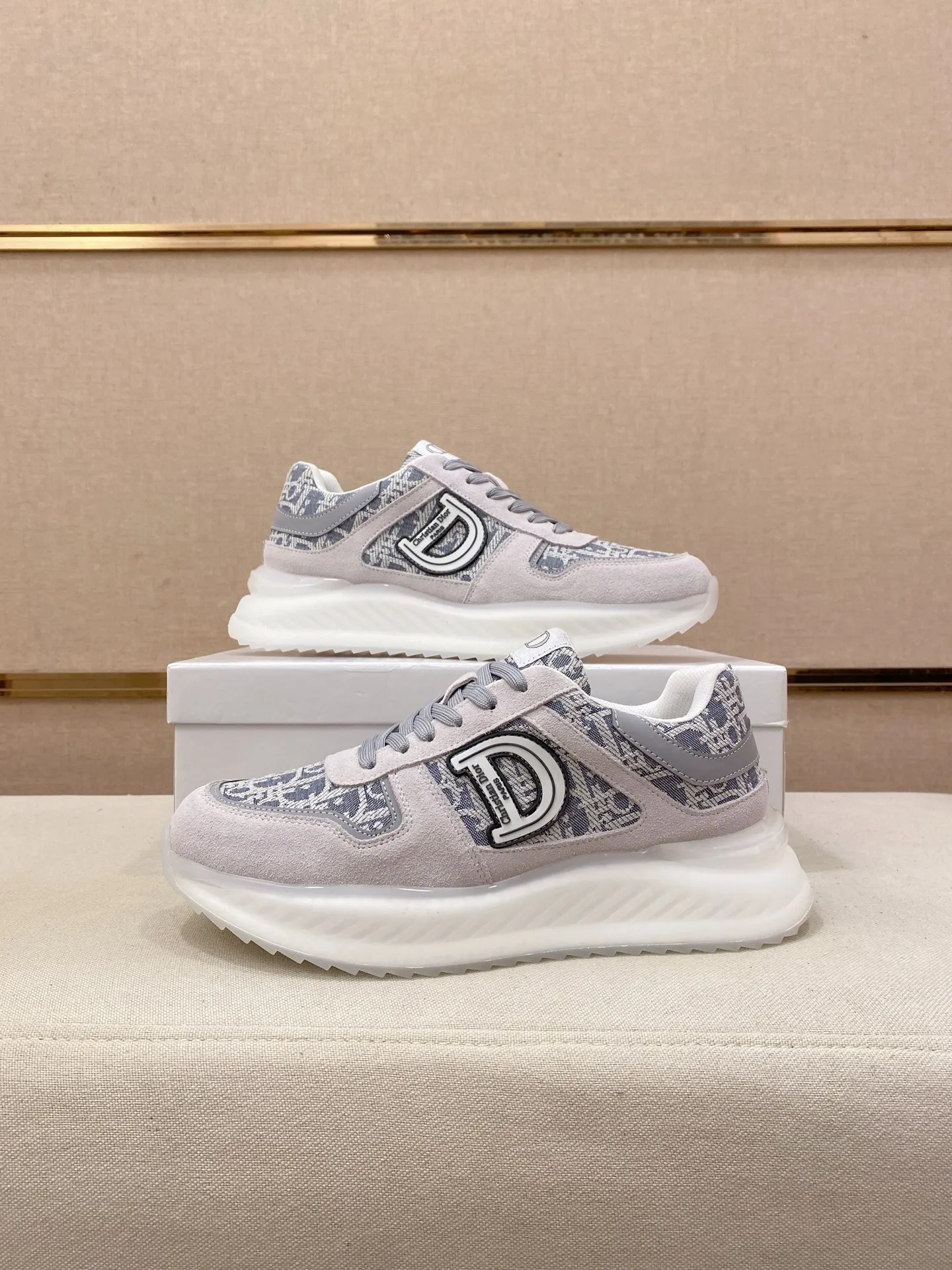 Men's shoes💰 462💰🇮🇹🇮🇹Dior d The new model is on sale at the same time at the counter. The upper 🇮🇹 is imported Italian first-layer cowhide, and the lining is fully imported sheepskin 💪💪. It is a complete 1⃣️ to 1⃣️ replica 🇮🇹💪💪, ⚠ Sole: The original sole is specially provided by the original factory. The exclusive movable molded sole is super comfortable. ⚠Original factory single goods, 🔍🔍high quality, you can enter and leave the counter at will, welcome to compare⚠. Code number:38-44